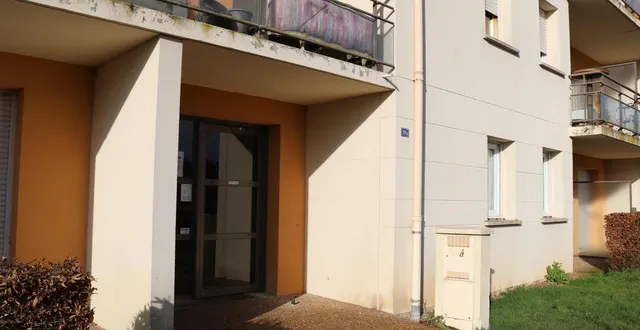 photo  sébastien lorho, avait été retrouvé mort devant la porte de cet immeuble. il était de visite dans sa famille qui habite le lieu.  &copy;  archive ouest-france 