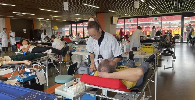 photo  cette année, les 24 heures du don du sang se tiendront dans les coulisses du stade marie-marvingt, dans des lieux habituellement interdits au grand public.  &copy;  archives ouest-france 