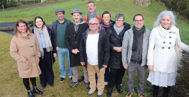 photo  les dix représentants de la liste conduite par bernard caquineau aux élections municipales.  &copy;  co 