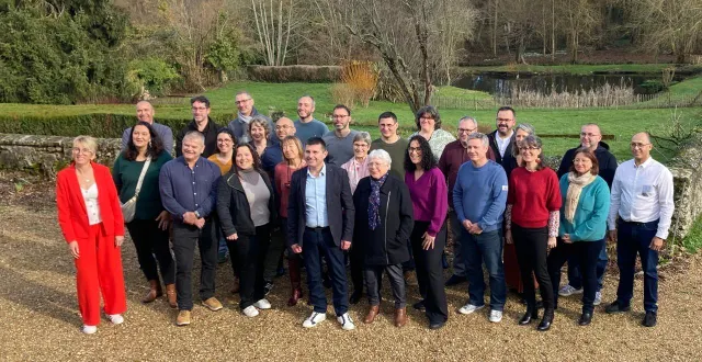 photo  tous les membres de la liste menée par erwan cochet (devant au centre), à l’exception de stella collard et pierre alain le cousin.  &copy;  ouest-france 