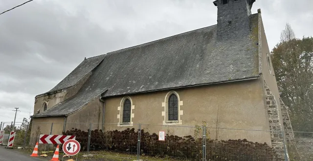 photo  l’église de saint gault est au cœur de vives tensions entre la municipalité et une association créée en 2024 pour sa sauvegarde.  &copy;  ouest-france 