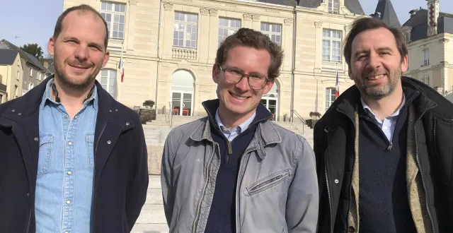 photo  armel de sansal, raphaël de la salmonière et odon rochefort, candidats de « réveillons segré-en-anjou-bleu ».  &copy;  co – marie-hélène moron 