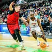 photo  johnny berhanemeskel (balle en main) et le msb ont remporté leur troisième succès du top 16 de bcl face au rytas vilnius d’arturas gudaitis. 