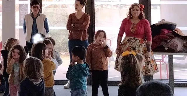 photo  les enfants sont venus chanter et danser à la résidence du parc.  &copy;  co 
