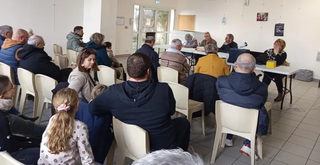 photo  le bureau du comité des fêtes lors de son assemblée générale.  &copy;  co 