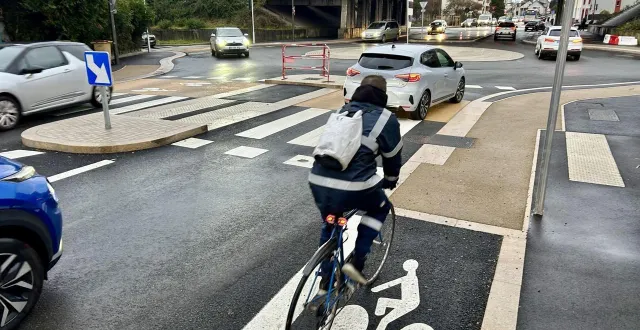 photo  la métropole du mans aménage des giratoires « à la hollandaise » pour les cyclistes.  &copy;  le maine libre 