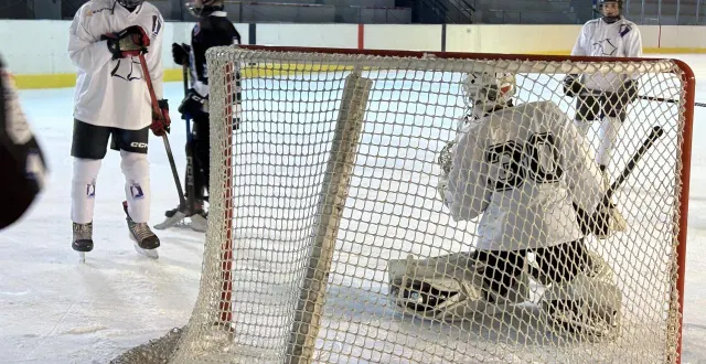 photo  le premier tour du plan national détection u16 a été organisé le 18 octobre 2025 à niort, témoin de la vitalité du hockey sur glace dans la préfecture des deux-sèvres.  &copy;  co - jérôme jarnoux 
