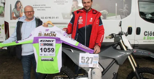 photo  florian (à droite) avec denis panchèvre son président, chauffeuret mécano.  &copy;  le maine libre 