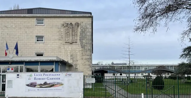 photo  le lycée robert-garnier organise ses portes ouvertes.  &copy;  le maine libre 