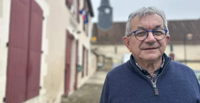 photo  jean-denis guibert, maire de neufchâtel-en-saosnois, candidat aux municipales de 2026.  &copy;  le maine libre 