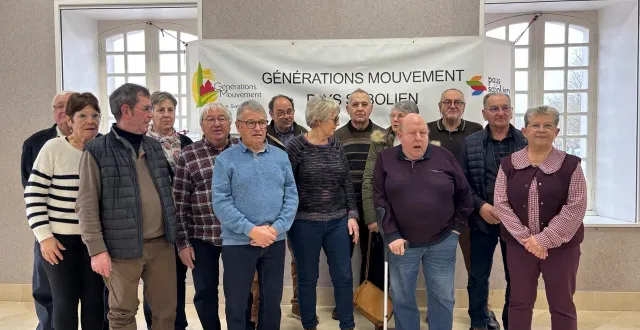 photo  le comité directeur de générations mouvement pays sabolien.  &copy;  le maine libre 