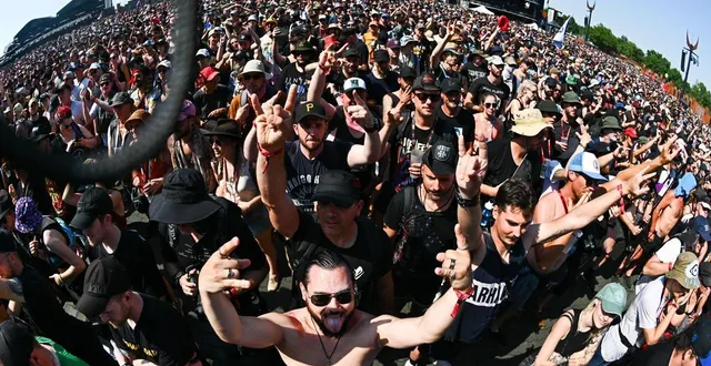 photo  les pass 4 jours du hellfest sont épuisés depuis juillet 2025, mais jeudi 12 février, seront mis en vente des pass 1 jour.  &copy;  franck dubray / ouest-france 