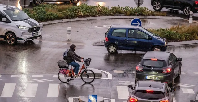 photo  l’association cyclamaine milite pour la mise en place rapide de pistes sécurisées qui inciteront davantage de personnes à enfourcher une bicyclette.  &copy;  simon torlotin / ouest-france 