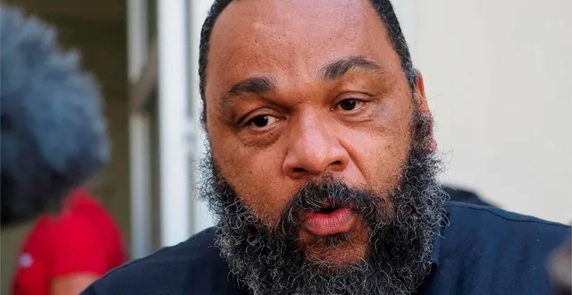 photo  par arrêt préfectoral, le spectacle du polémiste dieudonné m’bala m'bala est interdit dans l’eure et en seine-maritime, ce samedi 7 février 2026.  &copy;  guillaume souvant, afp 