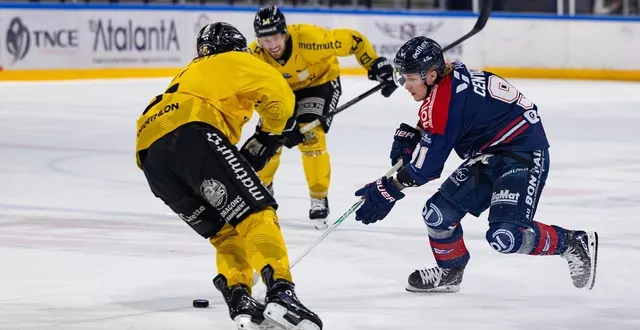 photo  orrin centazzo et les ducs s’inclinent à rouen.  &copy;  photo co - regine lemarchand 