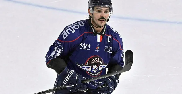 photo  robin gaborit, buteur à rouen, et les ducs se sont inclinés face au leader.  &copy;  sébastien aubinaud 