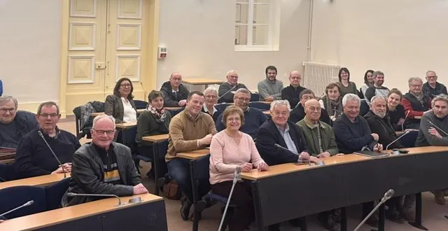 photo  dernière réunion du mandat pour le comité syndical du pays du perche ornais.  &copy;  ouest-france 