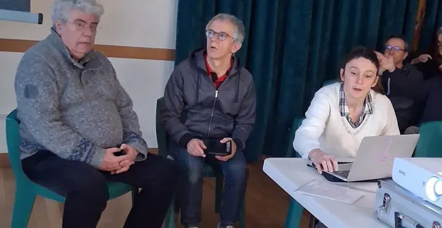 photo  yves bouchet, loïc pineau et charlotte leclerc, animateurs de la réunion.  &copy;  co 