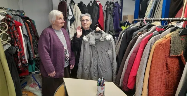 photo  de seconde main mais d’excellente qualité, ces vêtements seront cédés à 1 € pièce samedi 14 février.  &copy;  co 