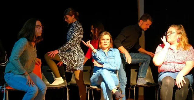 photo  atelier théâtre adultes du ccpp, animée par emmanuelle wathelet-lerays.  &copy;  club photo du ccpp 