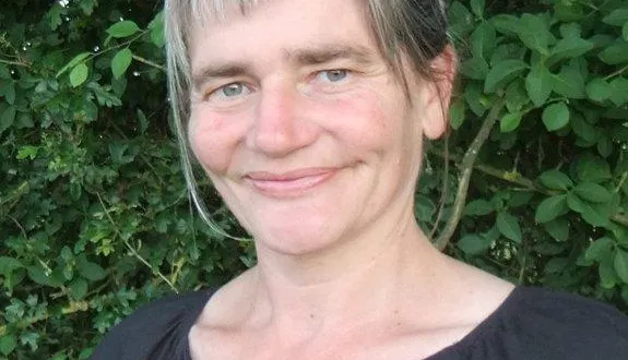 photo  véronique blot est comédienne et auteure.  &copy;  véronique blot 