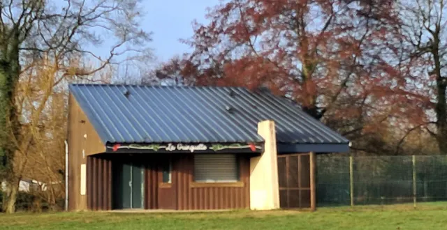 photo  la guinguette est située au bord du loir.  &copy;  le maine libre 