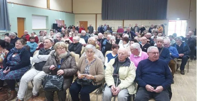 photo étival-lès-le-mans. une représentation très suivie 