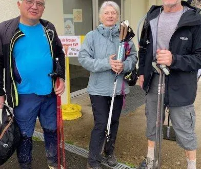 photo  de g. à dr : alain, élisabeth et thierry.  &copy;  le maine libre 