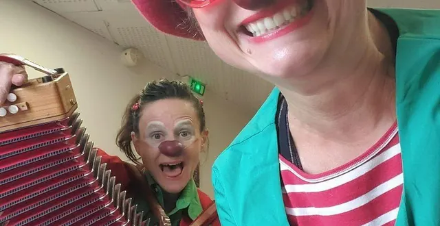 photo  le clown interprété par guilène loiezau de la compagnie les ailes du rire  &copy;  mairie de saint mars la briere 