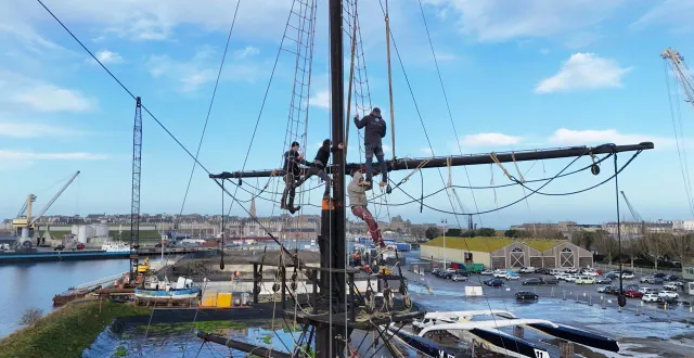 photo  l’étoile du roy connaît actuellement un chantier d’ampleur avec le remplacement de ses deux plus grands mâts.  &copy;  photos fournies par wilfrid provost 