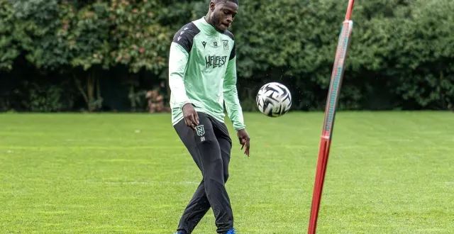 photo  mohamed kaba, ici à l’entraînement du fc nantes à la jonelière, pourrait bien être titulaire samedi contre lyon à la beaujoire.  &copy;  baptiste mura 