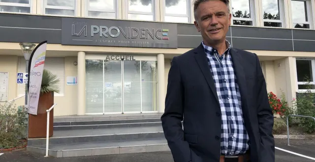 photo  thierry maingret, directeur du lycée la providence à cholet.  &copy;  archives co - freddy reigner 