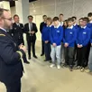photo  le capitaine de vaisseau pierre, à la tête du sous-marin nucléaire le téméraire, a rencontré les élèves de la classe défense du lycée d’estournelles le jeudi 5 février. 
