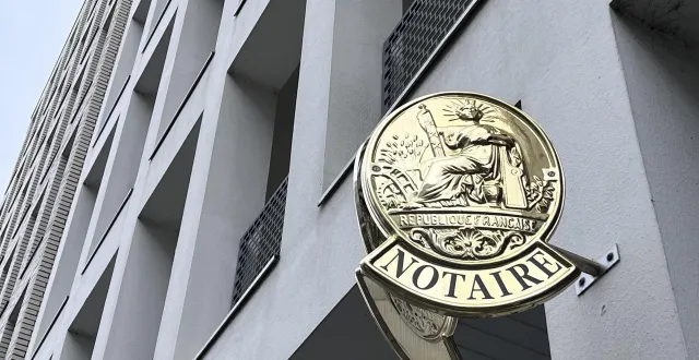 photo  a l’issue de leurs recherches, les généalogistes remettent leurs conclusions à un notaire, chargé d’entériner la succession.  &copy;  presse océan-ep 