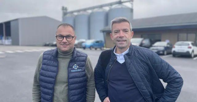 photo  florian baloche (à droite) et son associé didier launay dirigent la société appro vert, à argentan.  &copy;  ouest-france 