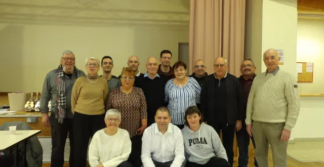 photo  les membres du bureau de la pétanque aubignanaise.  &copy;  le maine libre 