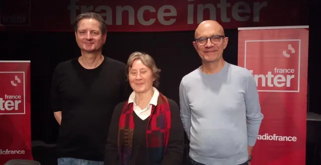 photo  nicolas stoufflet et yann pailleret encadrent la seule chartraine ayant participé au jeu.  &copy;  ouest-france 