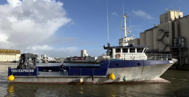 photo  le navire yeu express sera opéré par la société pajarola.  &copy;  pajarola 