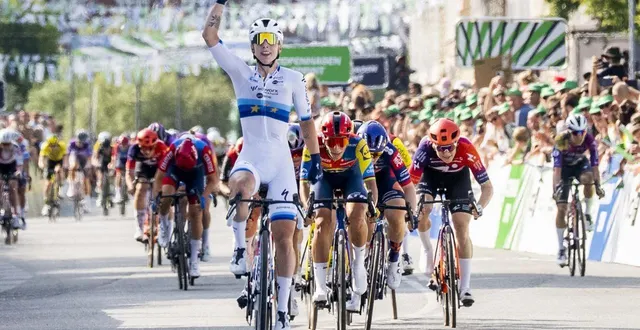 photo  lorena wiebes (sd worx - protime) est inarrêtable et règne sur le sprint mondial. sa victoire lors de la deuxième étape de l’uae tour en est encore une preuve.  &copy;  ida marie odgaard / ritzau scanpix via afp 