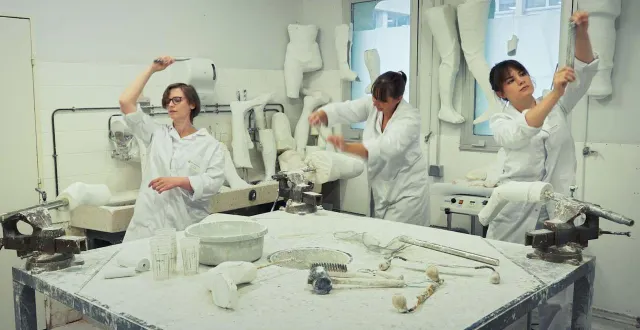 photo  « dis mois sur quel pied tu danses » est sorti en salle le 4 février.  &copy;  mitiki - 2025 