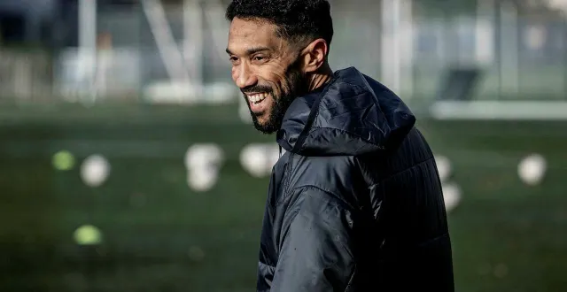 photo  gaël clichy, l’entraîneur du sm caen, n’est pas du genre à laisser filtrer beaucoup d’informations sur ses compositions d’équipe.  &copy;  martin roche / ouest-france 