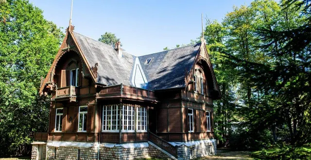 photo  le chalet suédois de bagnoles-de-l’orne (orne) va être subventionné par la fondation du patrimoine dans le cadre de son programme « patrimoine et tourisme local ».  &copy;  thomas bregardis / ouest france 