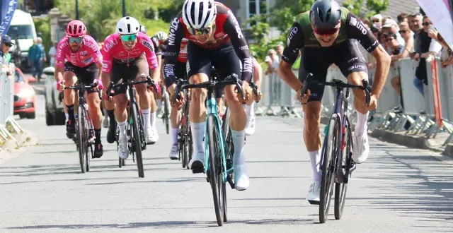 photo  hans rullier, ici à gauche, a devancé paul conor.  &copy;  photo archives co 