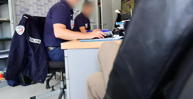 photo  les policiers de niort ont interpellé quatre jeunes soupçonnés de commettre dans le centre-ville.  &copy;  photo po - nathalie bourreau 