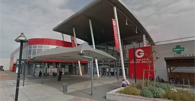 photo  un homme a menacé des policiers avec son lance-pierre à l’espace anjou.  &copy;  google street view 