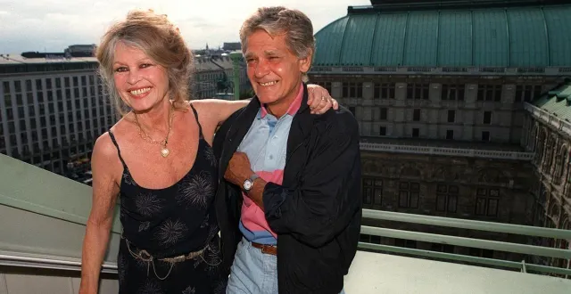 photo  brigitte bardot et son mari bertrand d’ormale, en 1998.  &copy;  starpix/apa-picturedesk via afp 