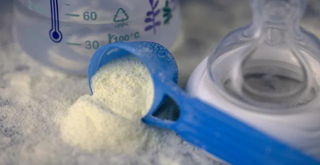 photo  danone a procédé à de nouveaux rappels de lait infantile en espagne et au royaume-uni, ont annoncé les autorités alimentaires des pays vendredi 6 février 2026. photo d’illustration.  &copy;  fred tanneau / afp 