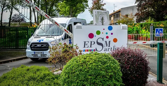 photo  à allonnes, l’epsm va rouvrir temporairement des lits et renforcer les équipes présentes afin de garantir la continuité des soins et désengorger les urgences de l’hôpital.  &copy;  photo archives le maine libre yvon loué 