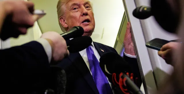 photo  le président américain donald trump s’exprime devant des journalistes embarqués à bord de son avion air force one, le 6 février 2026.  &copy;  samuel corum / getty images via afp 