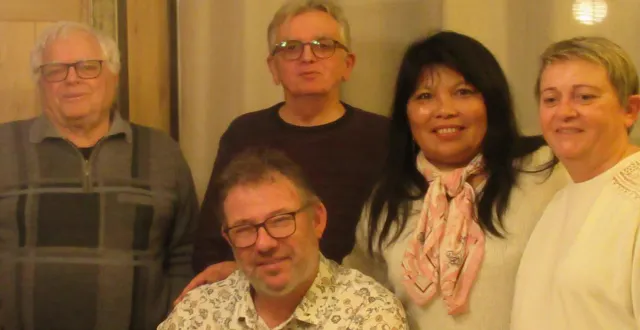 photo  des membres de l’association dont le président, serge gelin assis.  &copy;  co 